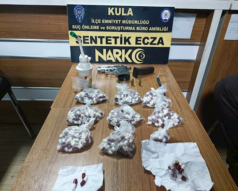 Durdurulan otomobilde 479 sentetik hap ele geçirildi: 5 gözaltı