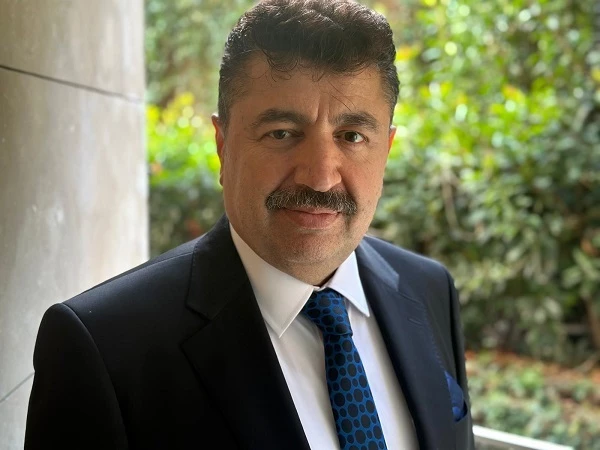 Bezmiâlem Vakıf Üniversitesi’nin yeni rektörü Prof. Dr. Adem Akçakaya oldu 