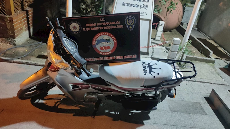 Yayaya çarpıp kaçan motosikletli kameraya yakalandı (2)