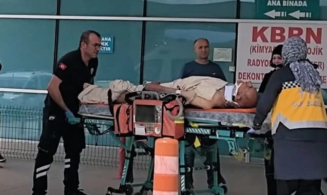 Motosiklet ile bisiklet çarpıştı: 1 ölü, 2 yaralı (2)