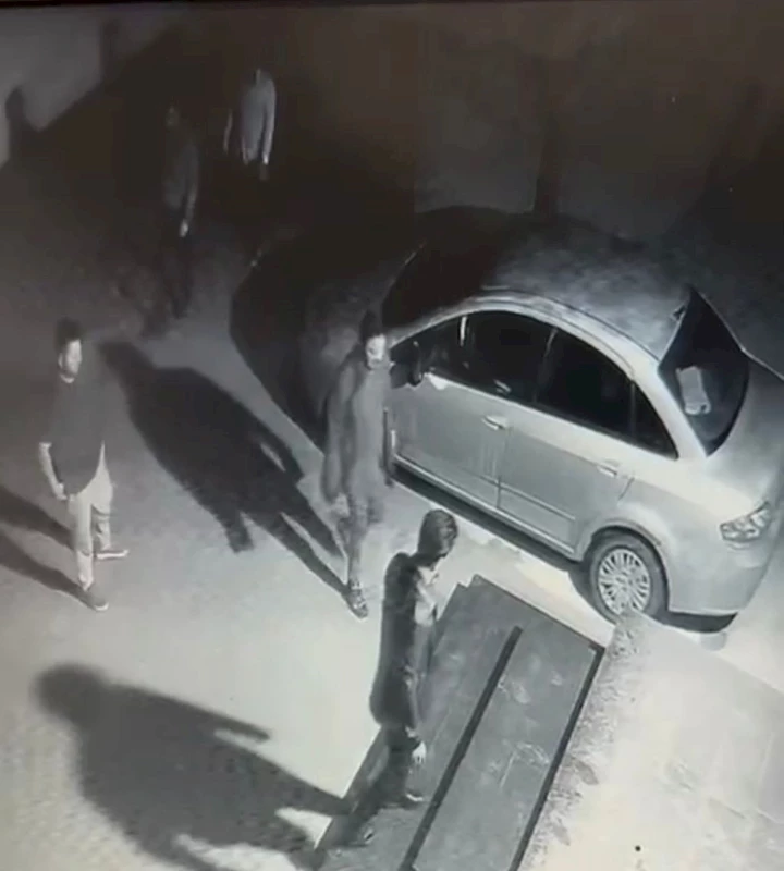 Ayrılmak isteyince zorla parasını alıp senet imzalattığını iddia ettiği sevgilisinden şikayetçi oldu