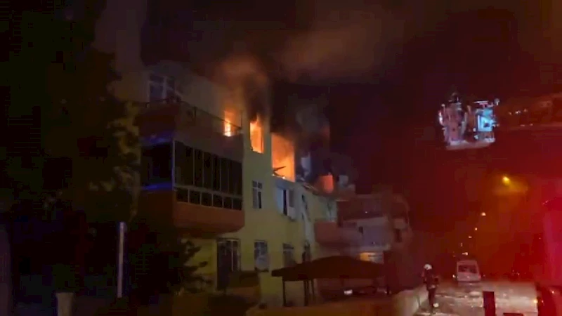 Konya’da bir binanın 3’üncü katında patlama ve ardından yangın: 4 yaralı / Ek görüntü