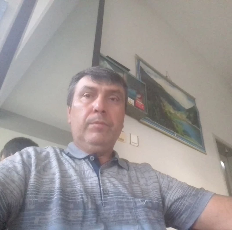 Devrilen traktörün altında kalan sürücü hayatını kaybetti