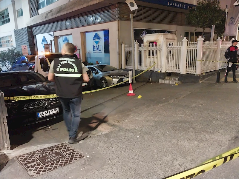 İstanbul - Beşiktaş’ta park yerinden çıkan otomobile silahlı saldırı