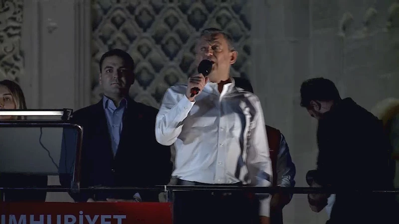 İstanbul - Özgür Özel, Beyazıt Meydanı
