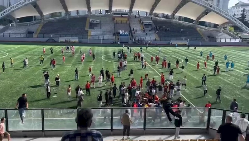 İstanbul - Avcılar’da amatör lig maçının ardından kavga: 1 futbolcu yaralandı