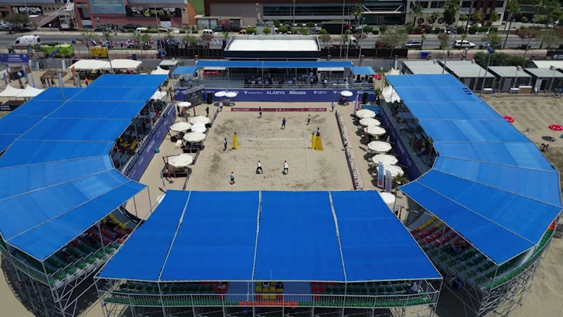 Plaj voleybolunun kalbi Alanya
