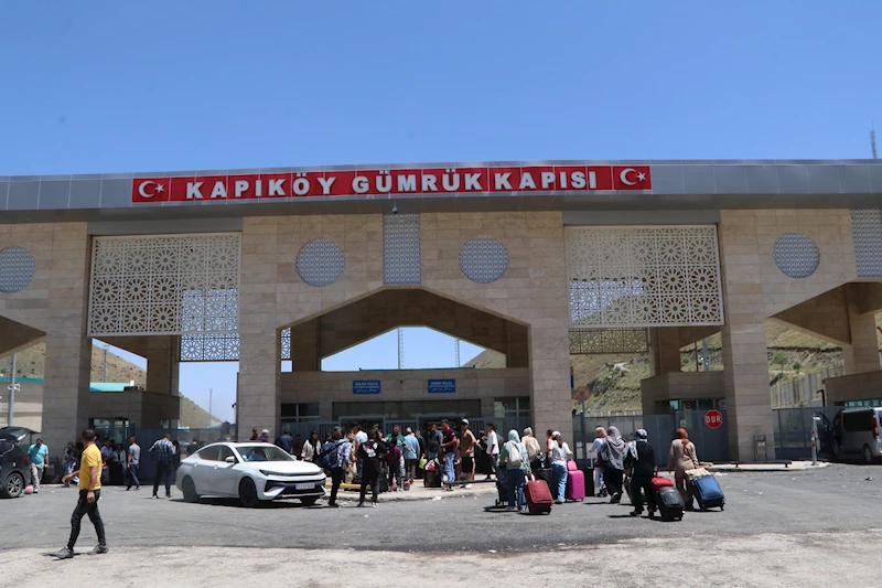Hava sahası kapandı, Van-İran sınırında kara yolu trafiği başladı
