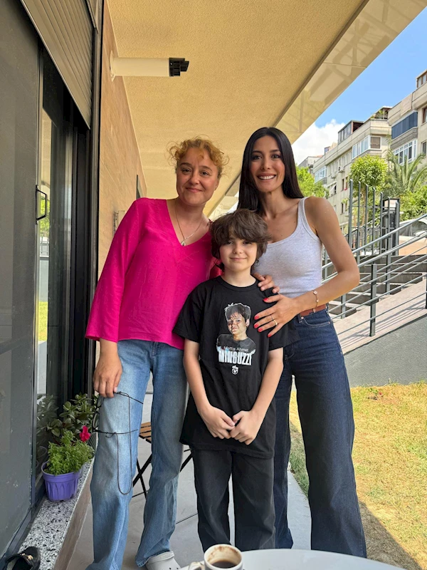 Trabzonsporlu Gözde Atasoy ve oyuncu Eymen Yücel, Minguzzi ailesini ziyaret etti