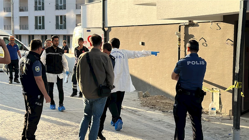 Asansör boşluğuna düşen işçi hayatını kaybetti