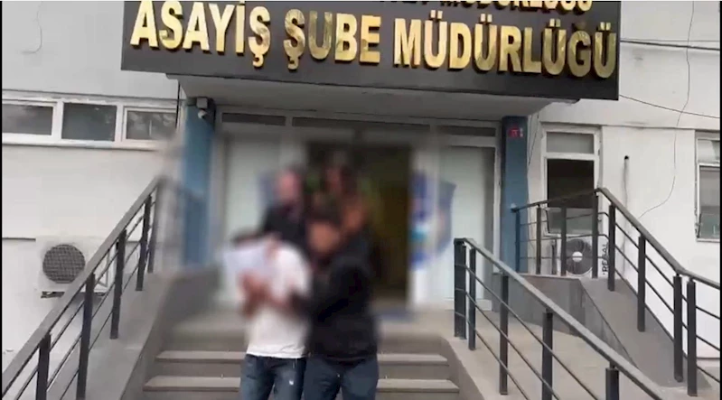 ATM’lerde işlem yapmakta zorlananları yardım bahanesiyle dolandıran 2 şüpheli tutuklandı