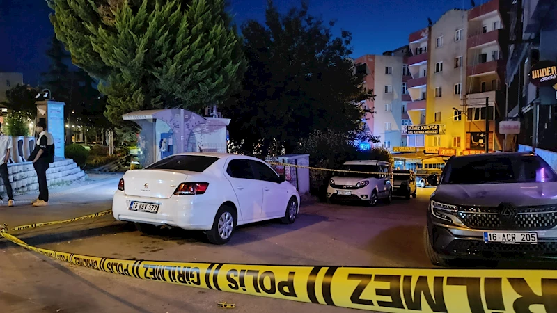 Bursa’da park halindeki otomobil kurşunlandı 