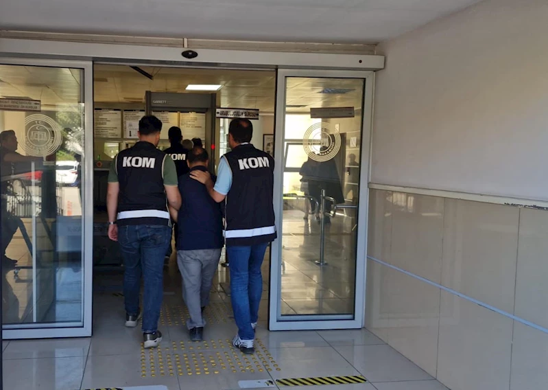 Müze müdürü ve muhasebecisine gözaltı