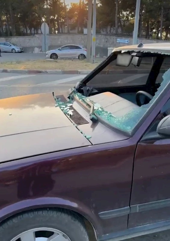 Otomobilin çarptığı emekli albay öldü, çevredekiler 