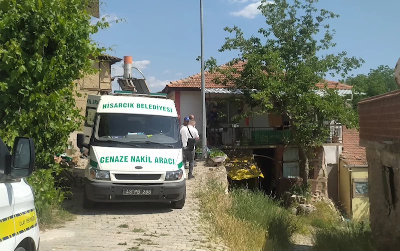 Evinde ölü bulundu