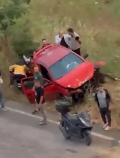 Samsun’da iki otomobil kafa kafaya çarpıştı; 5 yaralı