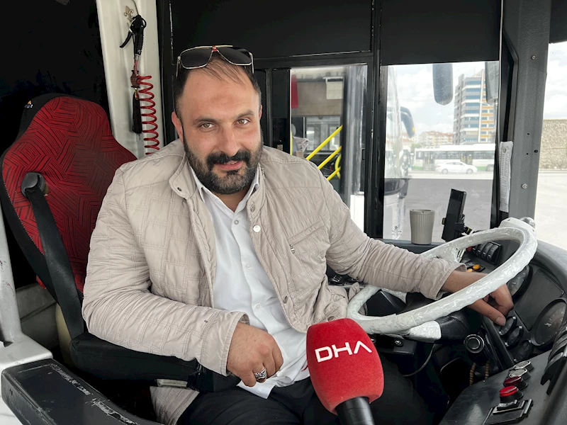 Yoldaki çocuğun topunu şişiren otobüs şoförü: O kadar tatlı ki; servetini istese verirsin