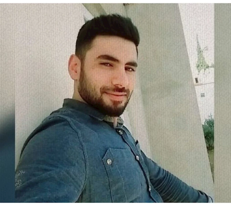 Otomobille çarpışan motosikletin sürücüsü öldü; kaza kamerada
