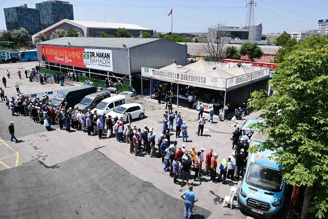 ‘Bahçelievler Çobançeşme kurbanlık pazarında kesim işlemleri modern tesiste yapıldı’