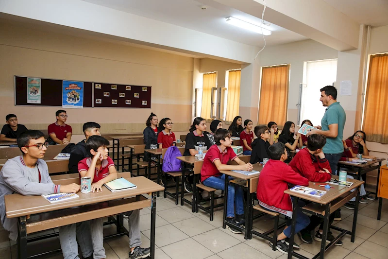 Öğrencilerden 42 ülkedeki 11 bin 608 yetime destek