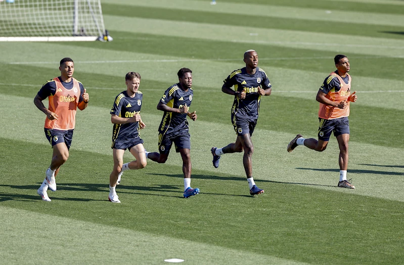 Fenerbahçe hazırlıklarını çift antrenmanla sürdürdü