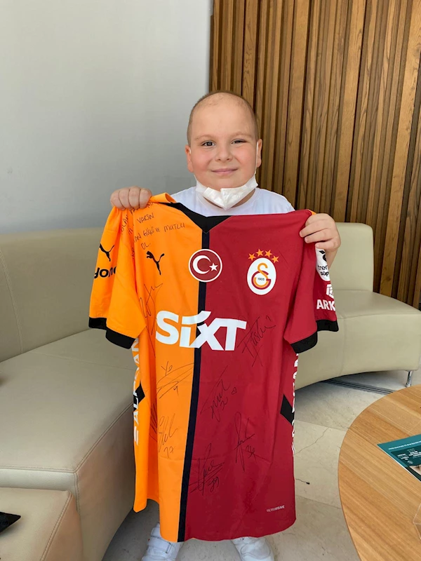 Barış Alper Yılmaz’dan kanser hastası çocuğa sürpriz