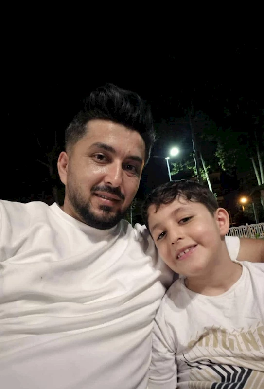 Kaldırımda yürürken otomobilin çarptığı baba ve oğlu öldü / Ek fotoğraf