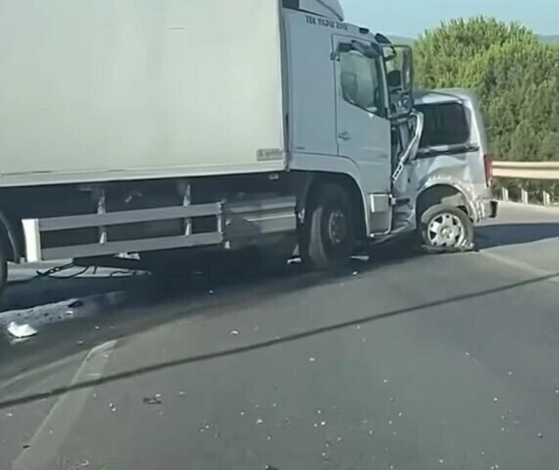 Karşı şeride geçip, TIR