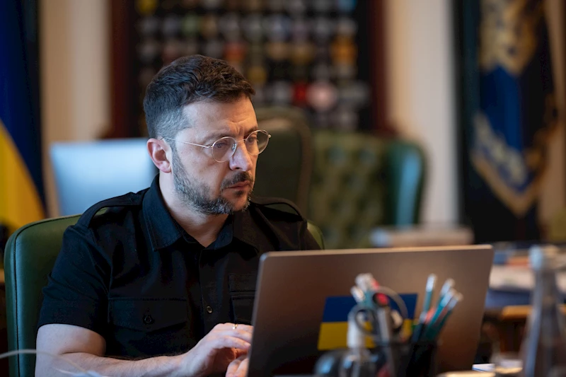 Zelenskiy: Rus ordusu son bir haftada 1800