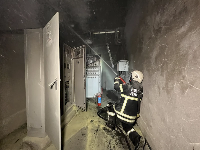  Mahsur kaldıkları asansörde dumandan etkilenen 1’i çocuk 5 kişiyi itfaiye kurtardı