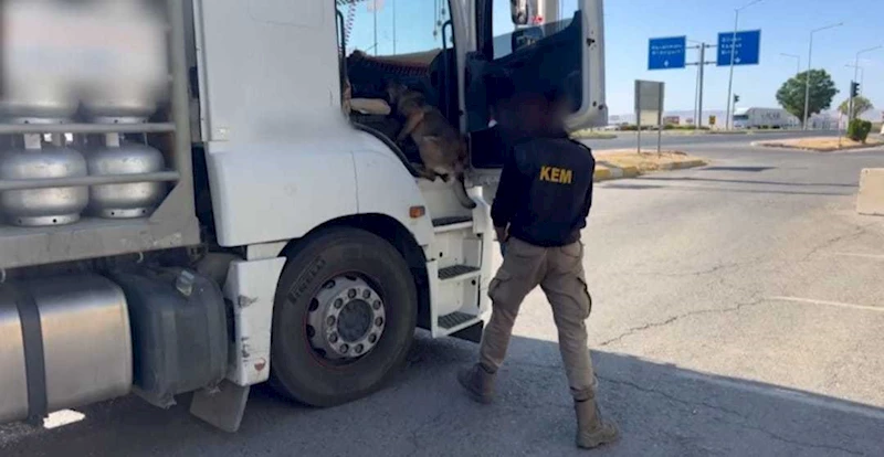 Batman - Kamyondaki uyuşturucuyu ‘Alfa’ buldu /Video eklendi 