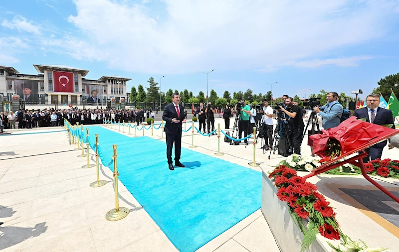 Cumhurbaşkanı Yardımcısı Yılmaz, 15 Temmuz Anıtı