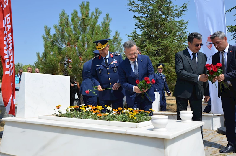 15 Temmuz şehidi polis memuru Dalgıç, mezarı başında anıldı