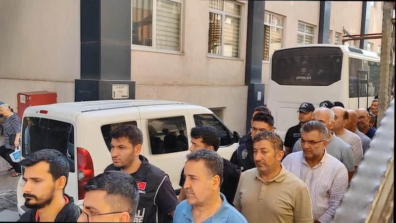 İstanbul - FETÖ soruşturması kapsamında gözaltınan alınanlar adliyeye sevk edildi - 4 / Ek görüntü ve bilgiyle  