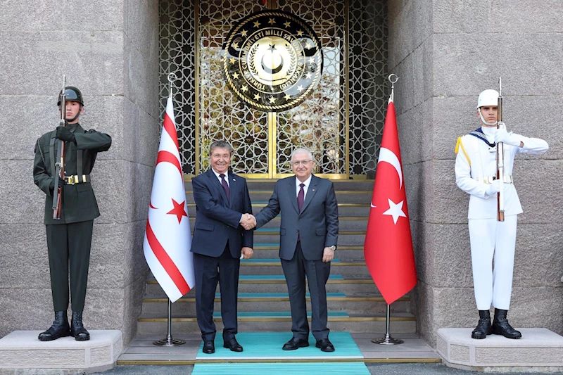 Bakan Güler, KKTC Başbakanı Üstel ile bir araya geldi