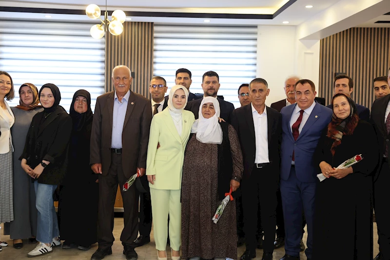 Bakan Göktaş, şehit ailelerine 
