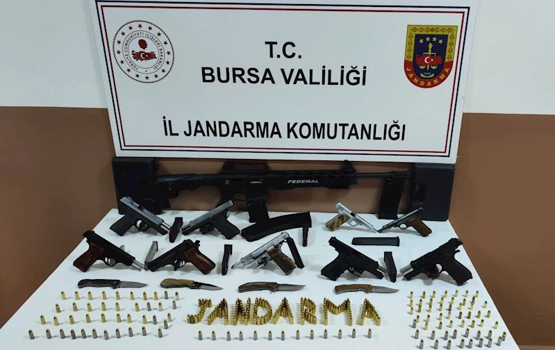 Bursa’da ruhsatsız silah operasyonu: Çok sayıda tabanca ve mermi ele geçirildi