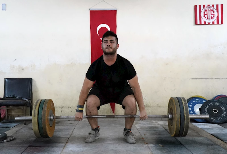 Antalya- Okul salonundan Türkiye şampiyonluğuna /Video eklendi 