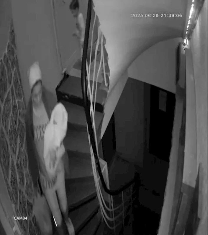 İstanbul - Şişli’de 3 günlük bebeğini çöp konteynerine attı