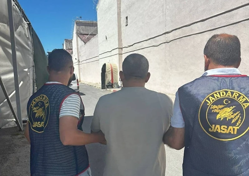 41 yıl hapis cezasıyla aranan şüpheli, kızının evinde yakalandı