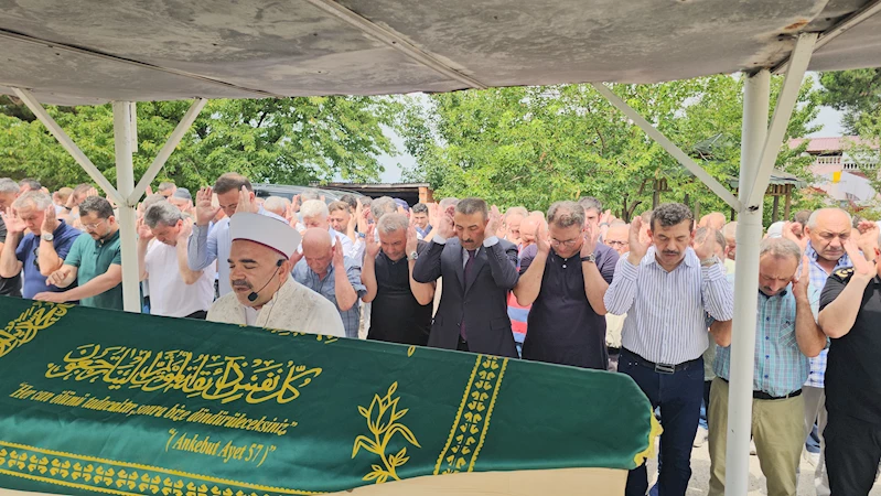 Gazeteci Cem Küçük
