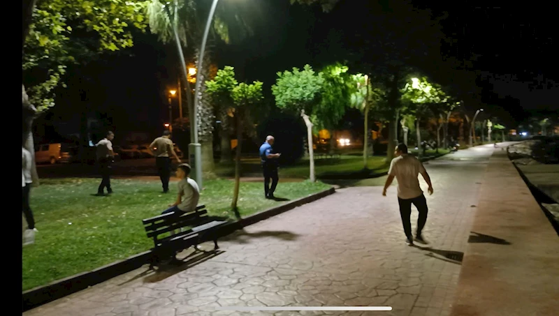 Eşinin yanında bıçaklanarak öldürüldü