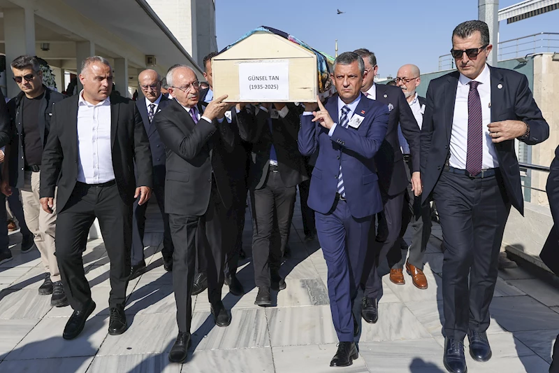 Özel ve Kılıçdaroğlu, cenaze törenine katıldı 