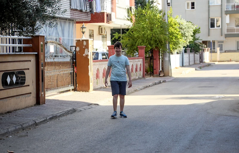 Balkondan düşen Metehan, azmiyle yeniden yürümeye başladı