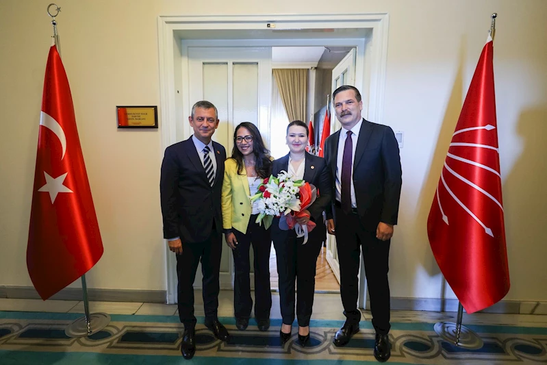 Özgür Özel, Erkan Baş ile görüştü