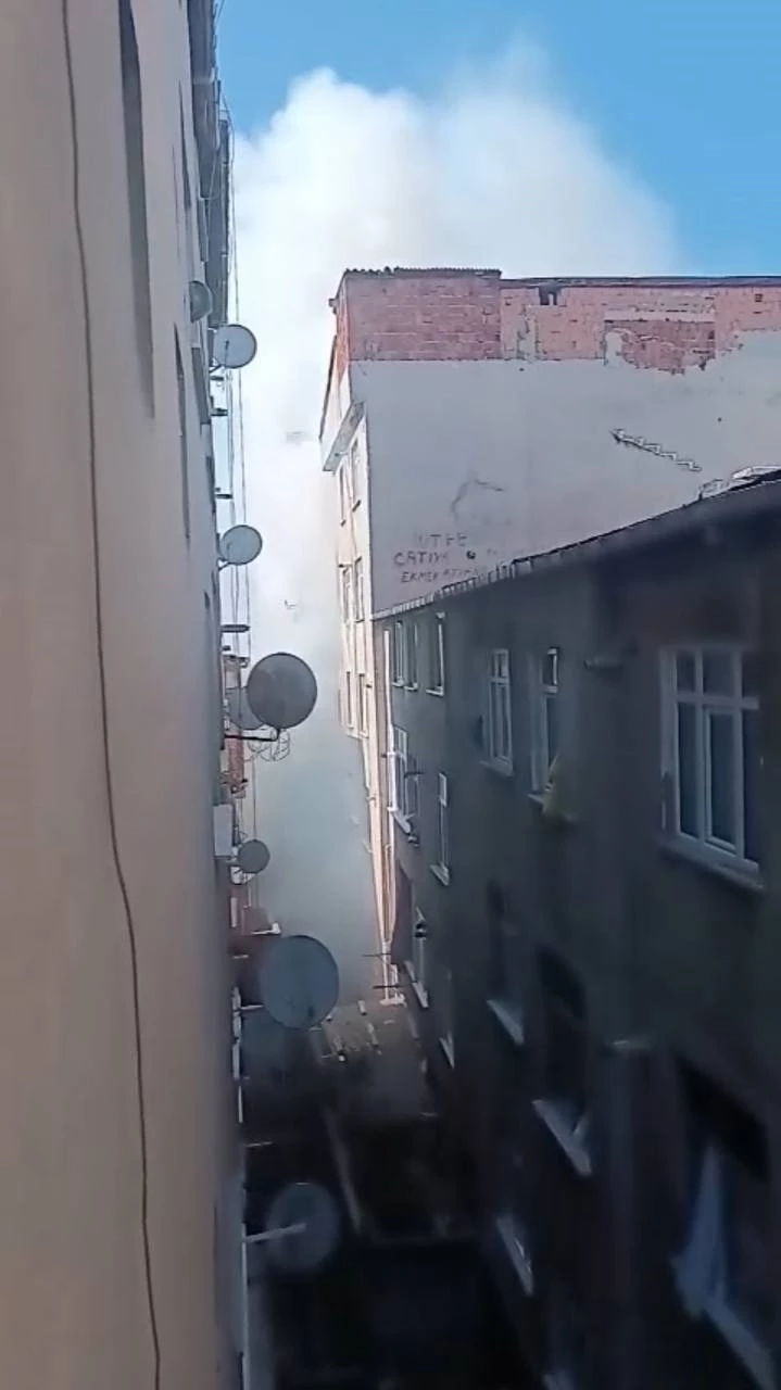 İstanbul - Bağcılar’da binanın 3