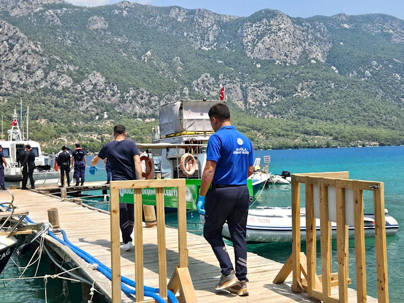 Kürek sörfü yaparken denize düşen Turgay