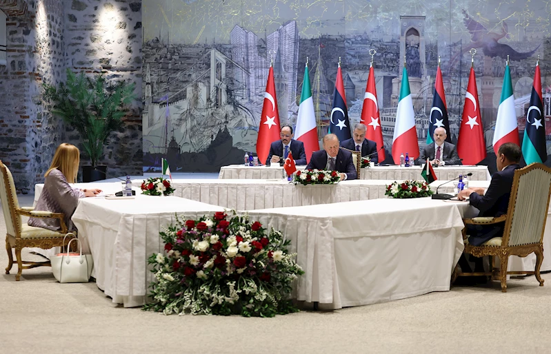 İstanbul- Cumhurbaşkanı Erdoğan, Meloni ve Dibeybe ile Dolmabahçe Ofisi