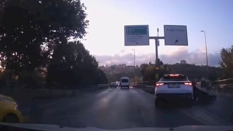 İstanbul - Kağıthane’de cip, motosiklete çarptı: 2 yaralı