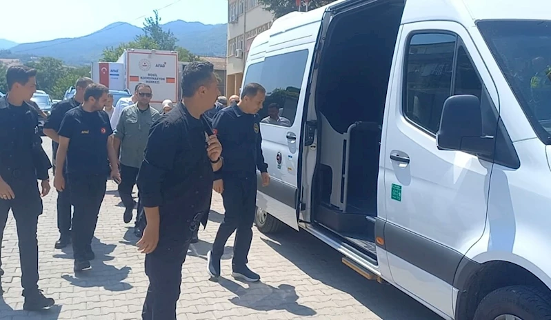 Bakan Yerlikaya, depremin vurduğu Balıkesir